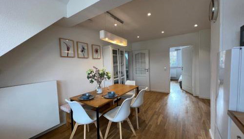 Schöne Altbauwohnung mit großer Dachterrasse für bis zu 8 Personen - Foto 2