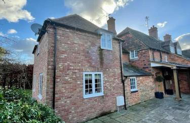 Northbrook Cottage, Farnham, up to 8 adults - Photo 6