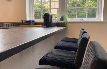 2-Bedroom Contractor Stay - Gated Parking & Fast WiFi - Photo 13