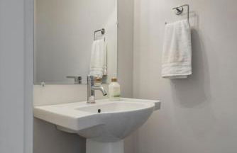 Classy, Cozy, Close to downtown - Foto 15