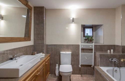 La Casona de la Bisa en Villanueva de Colombres - Foto 43