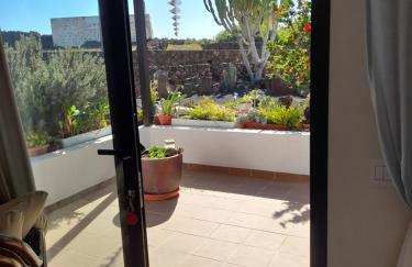 Apartamento con terraza y jardín - Photo 12