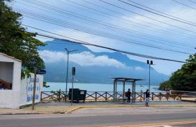 Casa São Sebastião 100 metros da praia e 3km do centro e travessia para Ilhabela - Foto 1