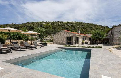 Villa Bosilen with private pool, near Trogir, Split airport, quiet area, family villa - Photo 1