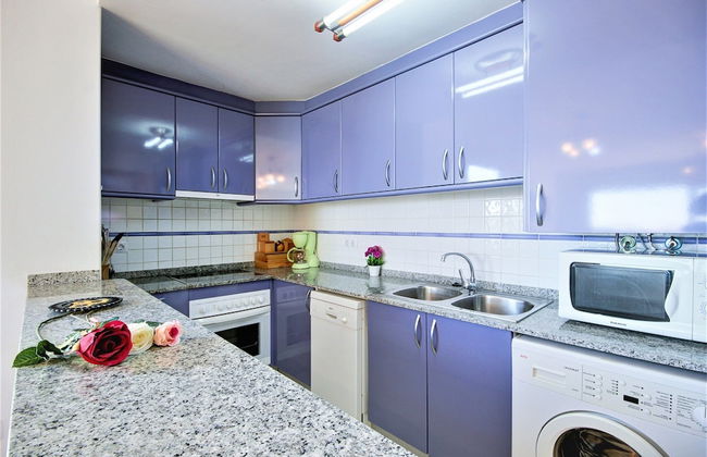 Apartment With Scenic View - Photo 7