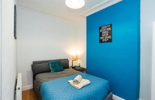 Comfy 4 Bed House near Notts City Centre - FREE Parking - Foto 1