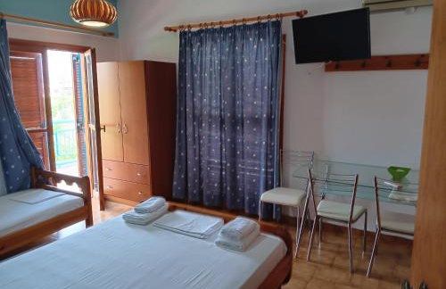 Foinikas Rooms - Photo 14