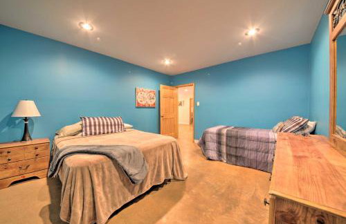 Peaceful Custom Carbondale Home with Deck, Near SIU! - Foto 18