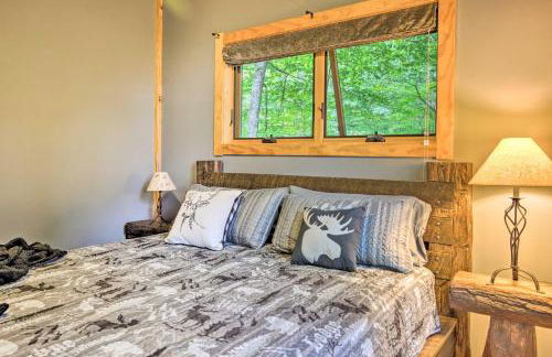 Couples Treehouse Retreat with Hot Tub and Views - Foto 16