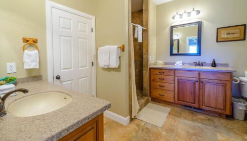 Grand View Lodge - Photo 2