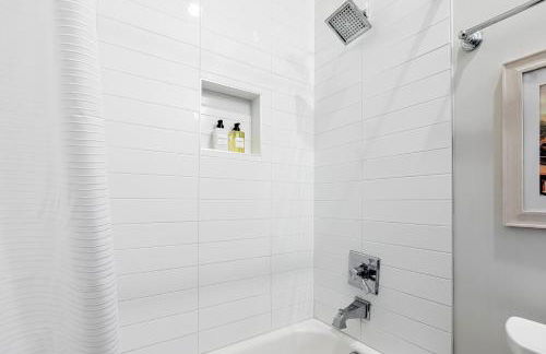 Modern Luxe Townhome with Rooftop Cinema - Foto 12