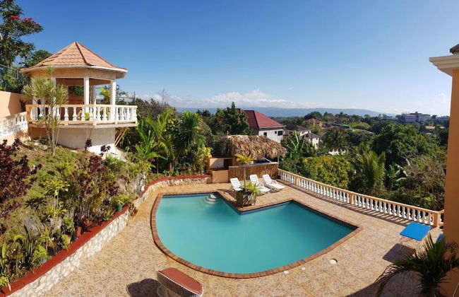 Mountain Top Villa - Photo 19