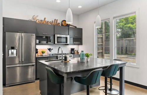 12 South Home WALK to Belmont with Deck and Patio - Foto 3