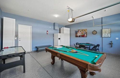 Views, Gameroom, Saltwater Pool & Hot tub, Firepit by MariamsBnb - Foto 30