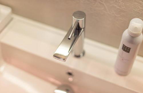 Bright villa with salt water pool - Photo 13