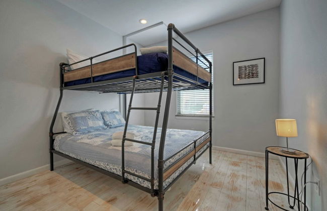 Sleeps 26 2 Homes w/ Waterfront Pool + Boat Dock Laguna Village Escape - Foto 60