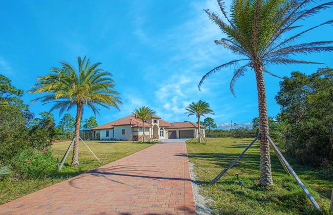 Stunning Luxury Mediterranean-style Private Oasis! - Foto 36