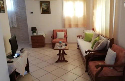 Loula's House - Photo 4