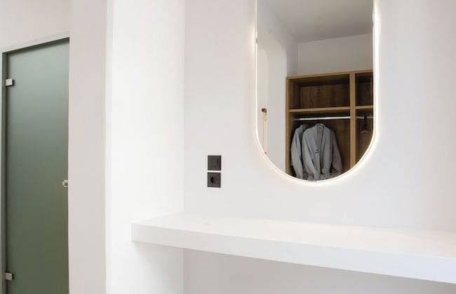 Stay Helios - Aparts & Pool Suites - Photo 23