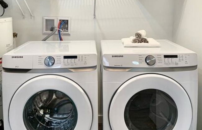 Luxurious and Peaceful Townhouse - Photo 13