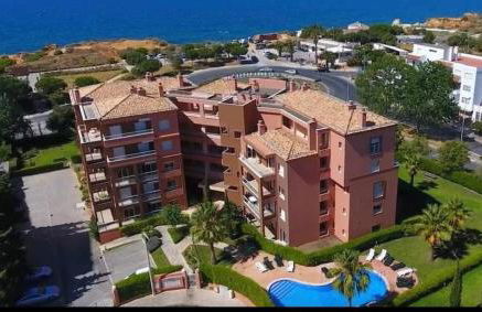 Beach & Sea Apt, Fast WIFI, Airco, Private Parking and Pool - Foto 10