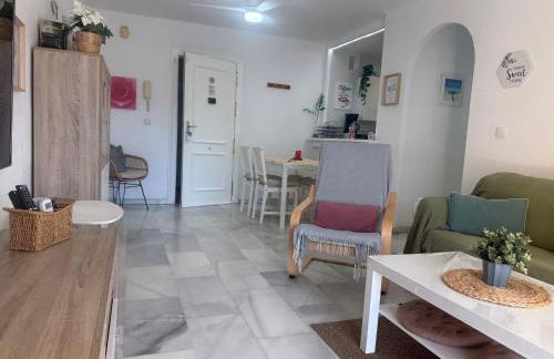 Laguna Beach Haven, WIFI, swimming pools, beach a few steps away, shops - Photo 15