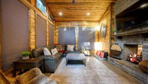 Romantic 1BR Cabin in Broken Bow HotTub, FirePit - Foto 3