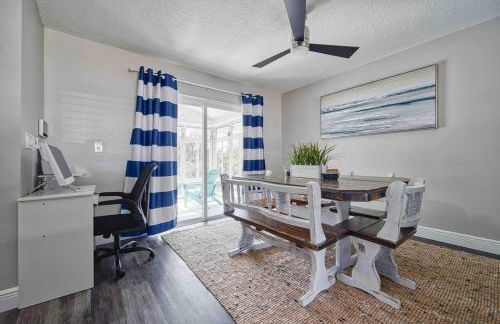 Stylish Lake home with HUGE POOL, Arcade with PS5,and Theater Just 5 min from Legoland - Foto 6