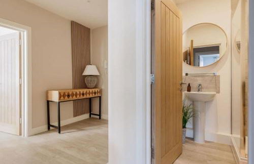 Modern 2bed Flat, Parking, Close to Beach & Shops - Photo 22