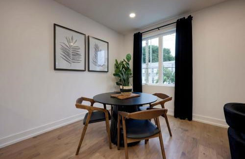 Skyline Luxury - Rooftop Deck- King Suites-Garage - Foto 20