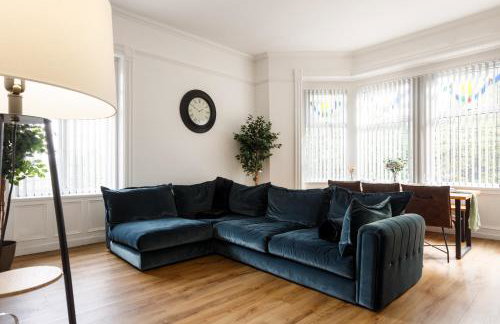 Beech Suite - Private Location with 85 inch Cinema TV & Parking - Foto 16