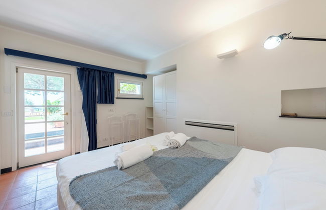 Wonderful Villa In Mulinetti - Photo 2