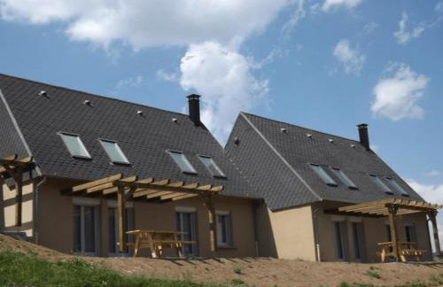 Gite 5 Vacances en Auvergne Gîte au Puy Mary avec Activités de Plein Air - Photo 1