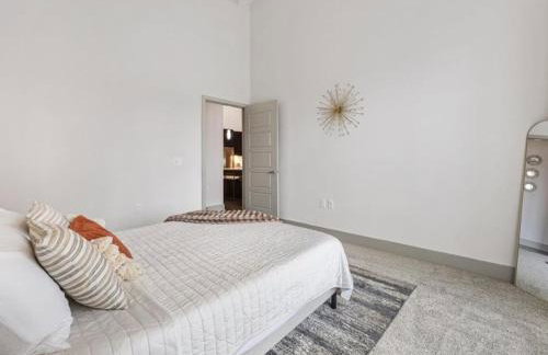 Serene Frisco Apt with Pool, EV Charger and Gym - Foto 6