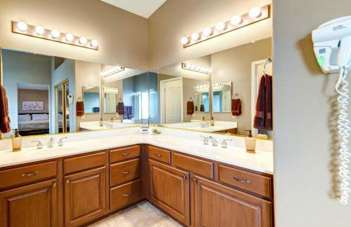 Pool and Hot Tub Home Near Peoria Sports Complex! - Foto 18