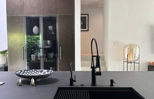 Hillside Luxury MidCentury Modern Spa Retreat View - Foto 34