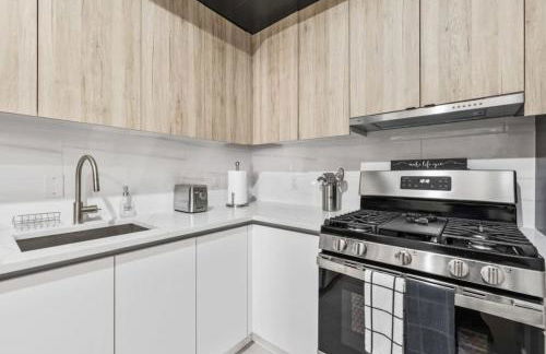 Top Notch 2BR in Upper East Mins to Central Park - Foto 20