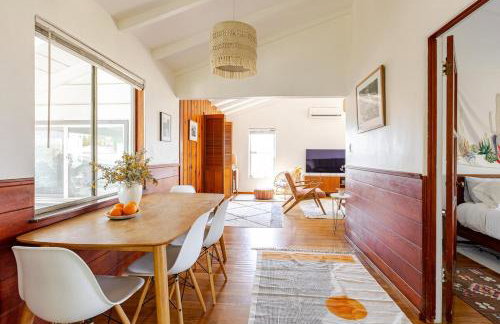 Serene & beautiful bohemian hilltop retreat - Foto 25