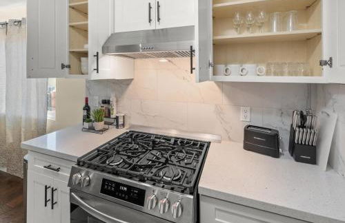 Cozy&Stylish DT Alhambra Living walk to Starbucks - Foto 8