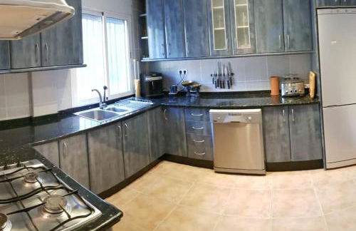 Villa Torre mit Pool und Bergpanorama - Foto 13