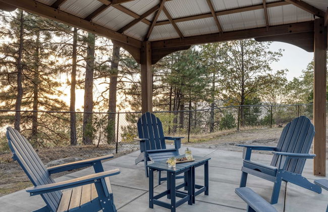 Views, Hot Tub, Firepit, Game Room, Playground Enchanted Forest by Avantstay - Foto 43