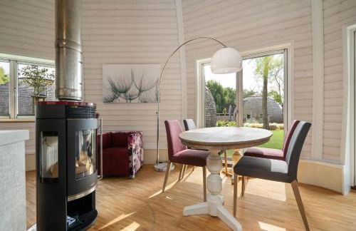 Kugelhaus Kia - Modernes Kugelhaus mit klarer Linie und Naturbezug am Tollensesee - Foto 4