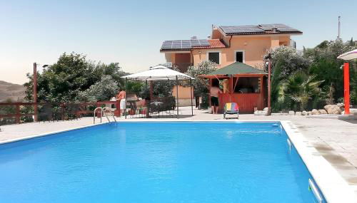 Spacious villa with private pool and stunning views - Foto 1