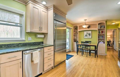 Decked-Out Home Hot Tub, Pool, Fire Pit and More! - Foto 15