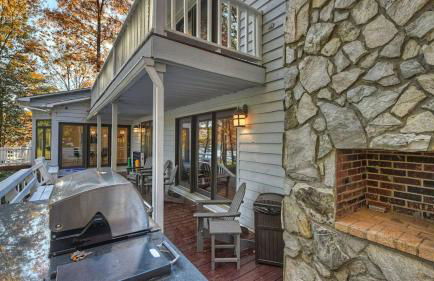 Lakefront Home Private Dock, Tiki Bar, Firepit Shore to Please by Avantstay - Foto 81