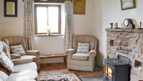 Titchbourne Cottage - Photo 2