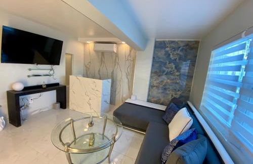 Luxurious remodeled direct Waterfront apartment with Miami skyline view- Free parking- 5min drive to Miami Beach - Foto 20