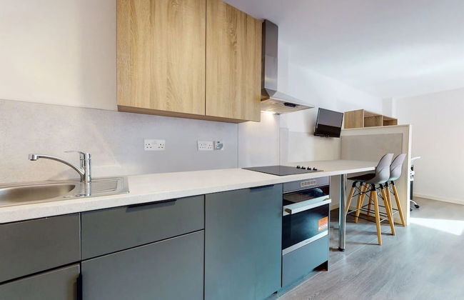 For Student Only Canvas Glasgow - Photo 19