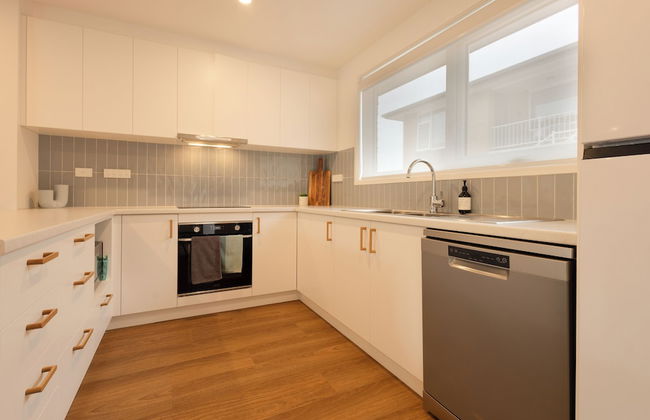 Botanic Racecourse Apartments - Photo 10