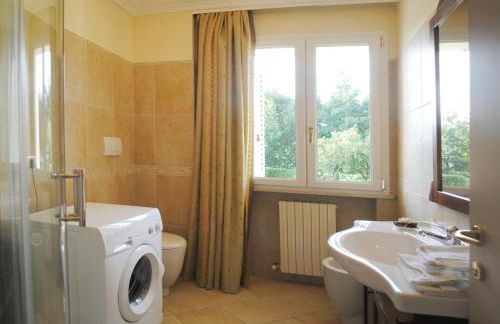 Comfortable villa lower level in Montelabbate with private pool - Photo 16